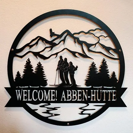 Schoeneben Abben Huette Wald im Pinzgau