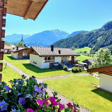 Vakantiehuis Schoeneben Abben Huette Wald im Pinzgau