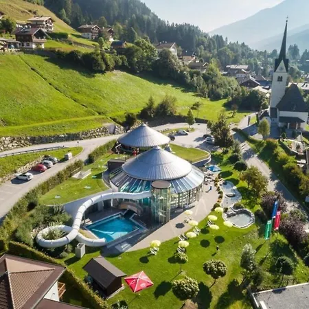 Schoeneben Abben Huette * Wald im Pinzgau