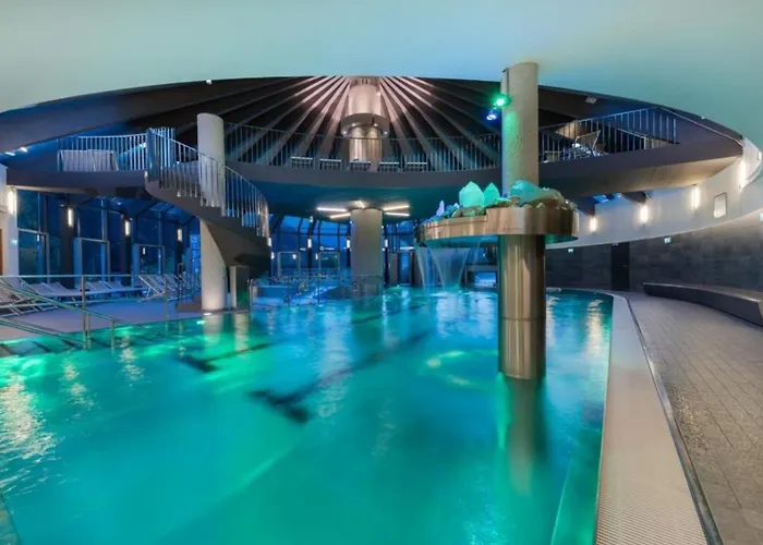 Schoeneben Abben Huette Wald im Pinzgau