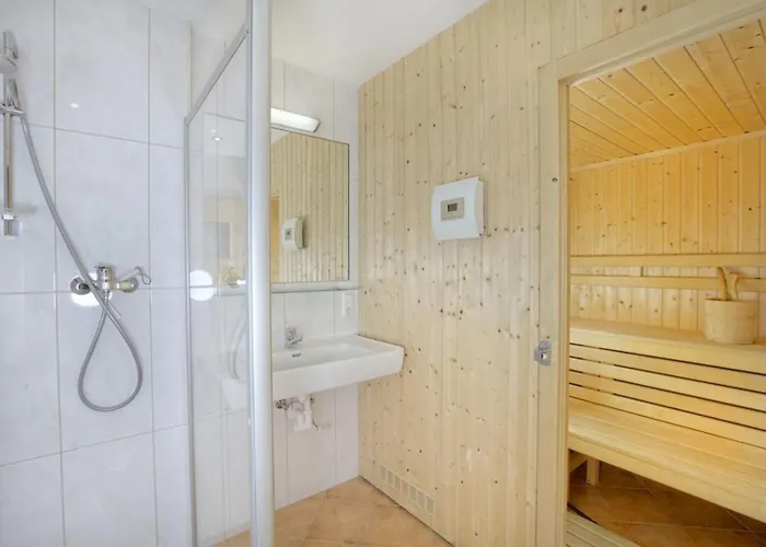 Schoeneben Abben Huette * Wald im Pinzgau